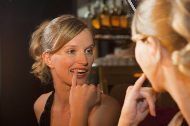 Cómo prevenir la periodontitis para tener dientes blancos