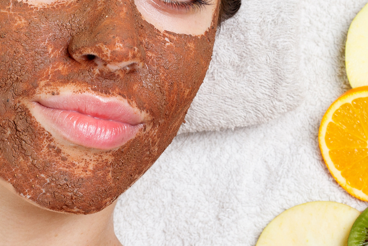 Exfoliar la piel: una técnica de cuidado milenaria
